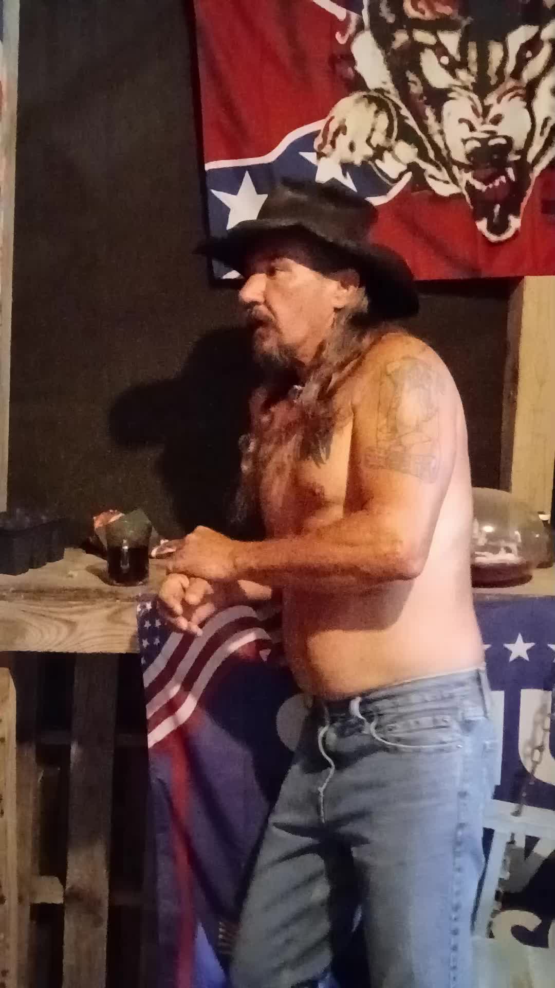 @Jr