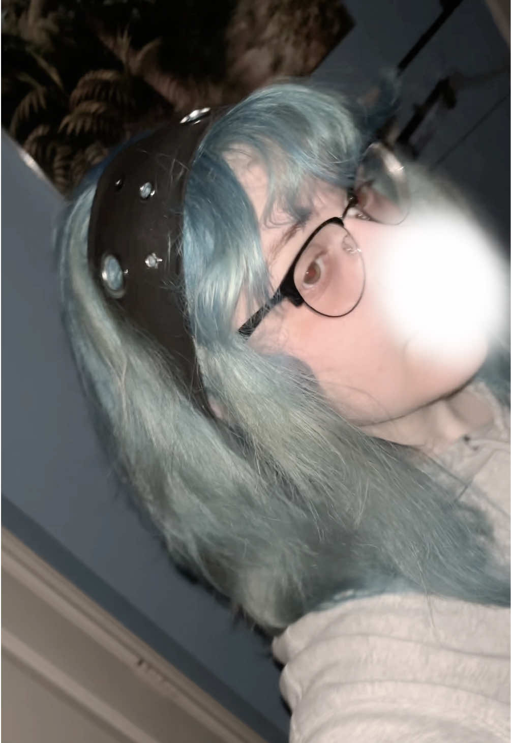 @⃟