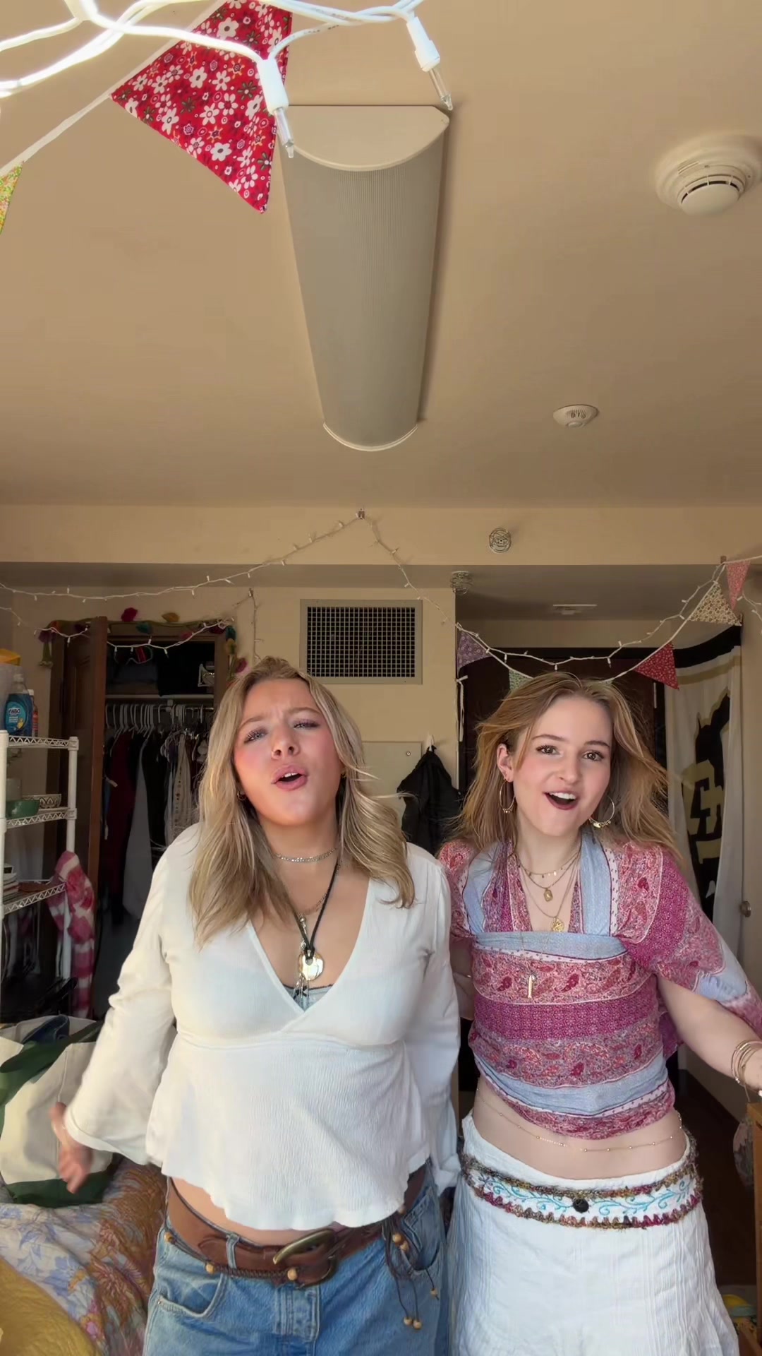 @lily