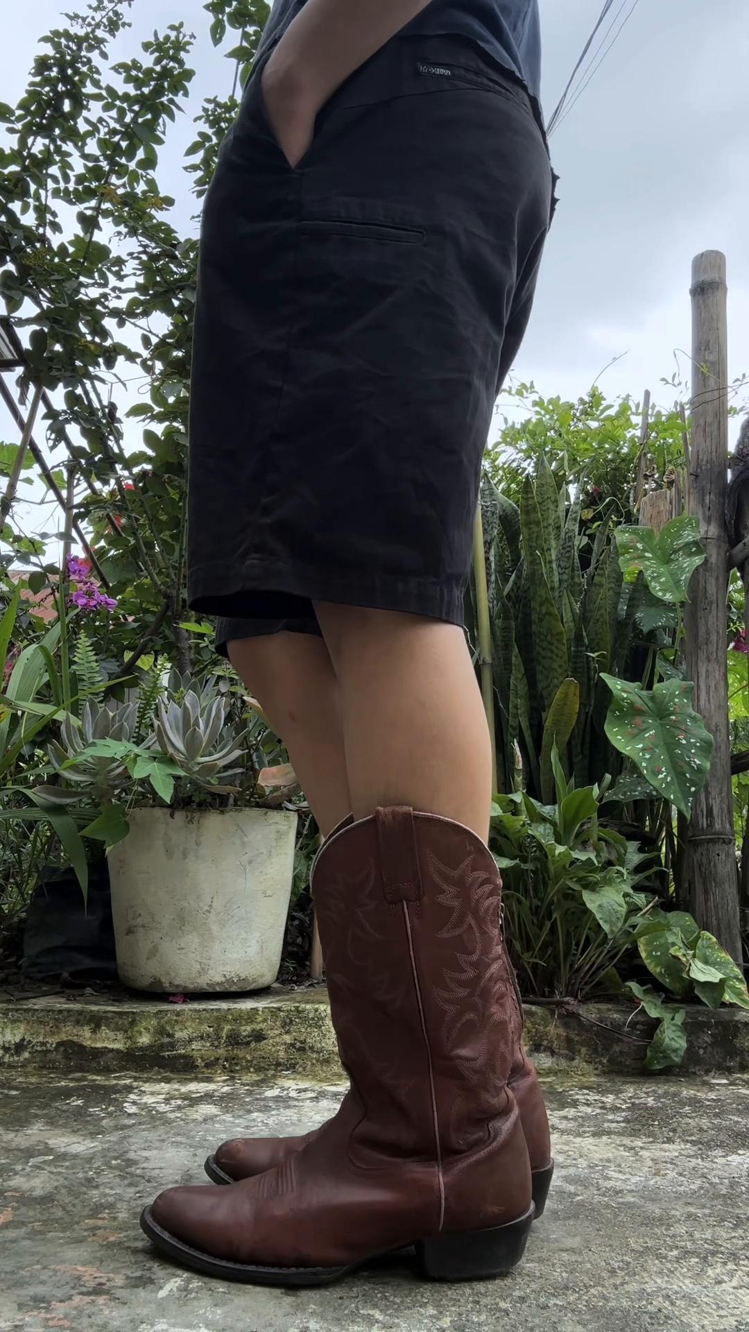 @Bornfrommud