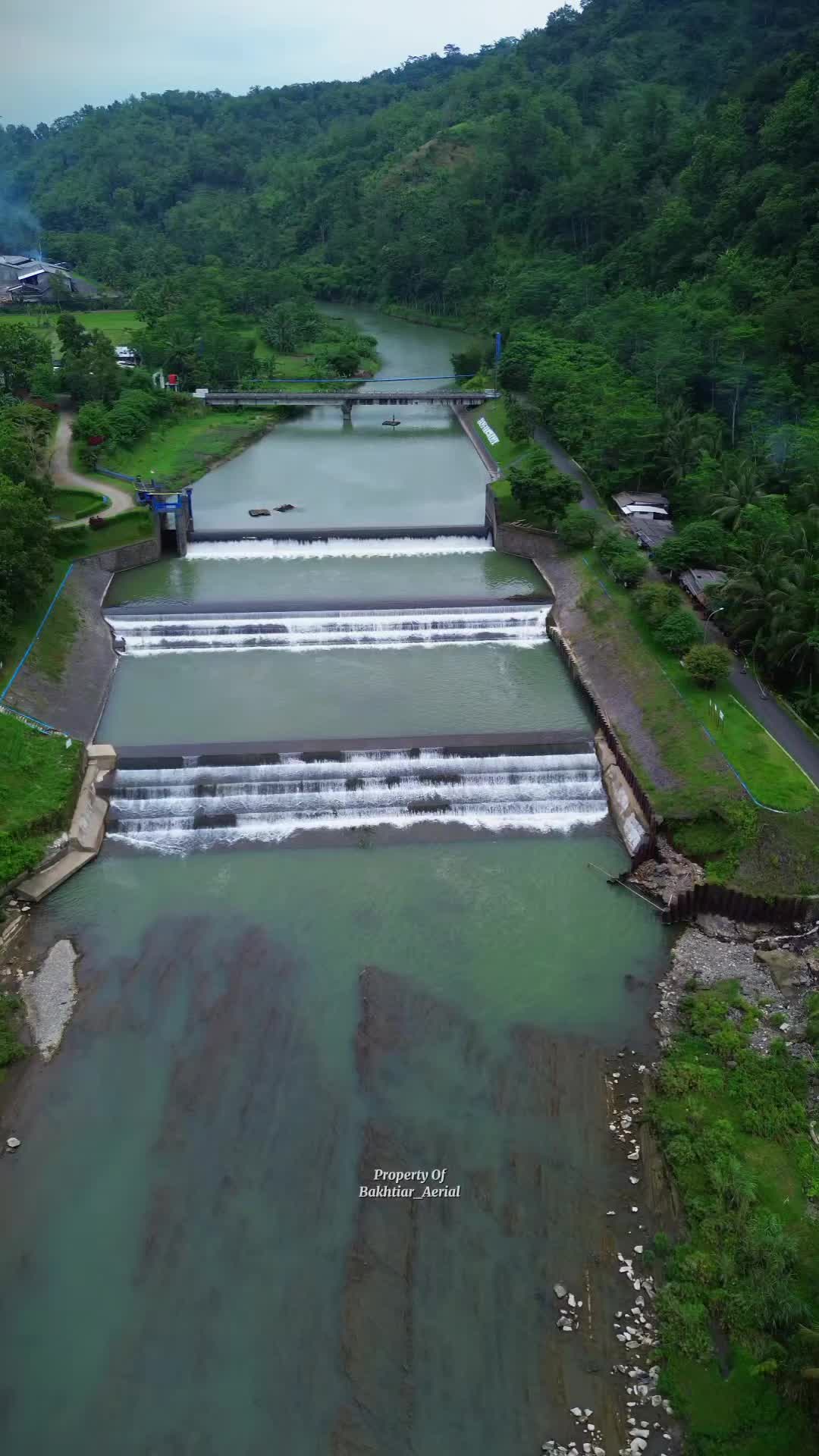 @Bakhtiar_Aerial/Warung_MbaTari