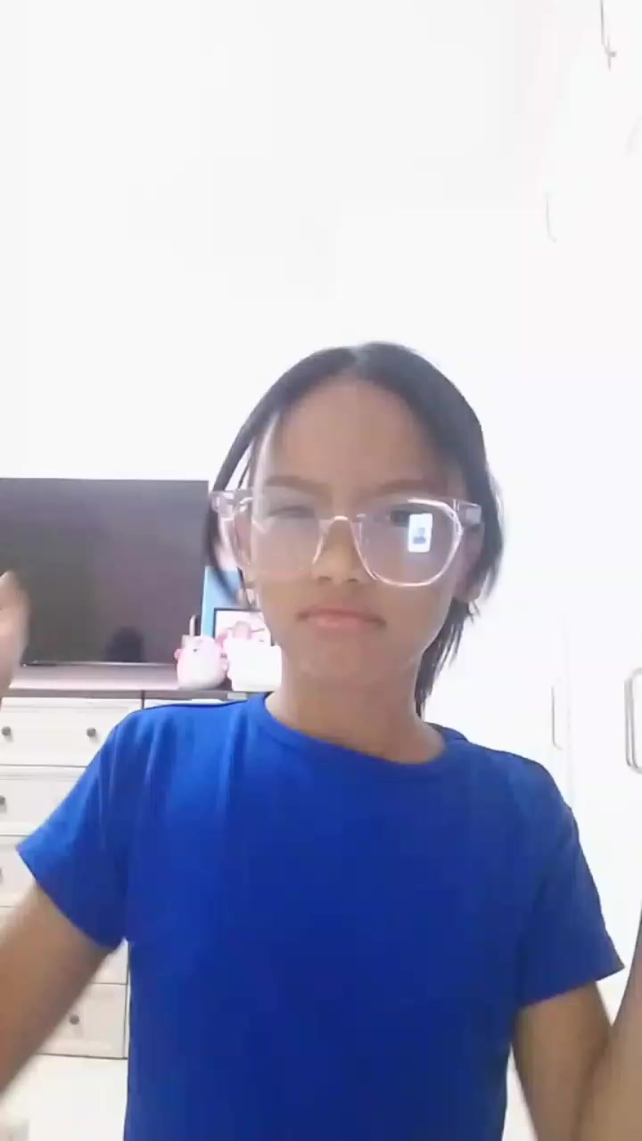 @˃͈◡˂͈its_mxil˃͈◡˂͈