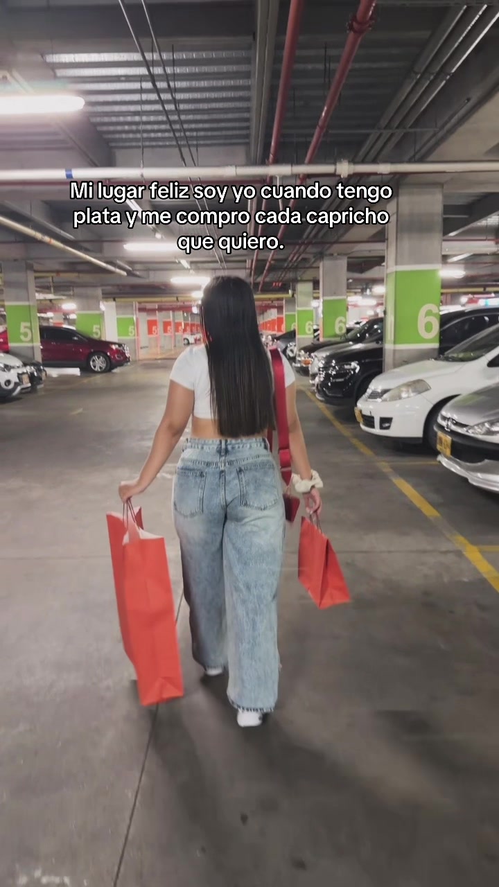 @𝓜𝓸𝓷𝓲🦋