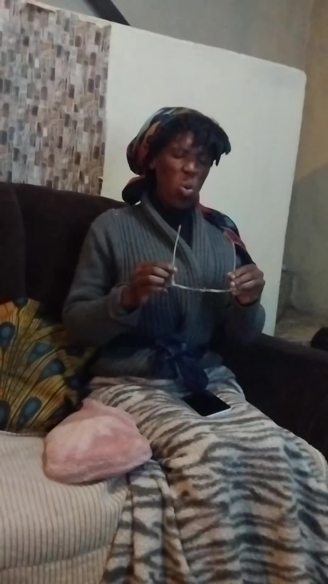 @Nqanqa