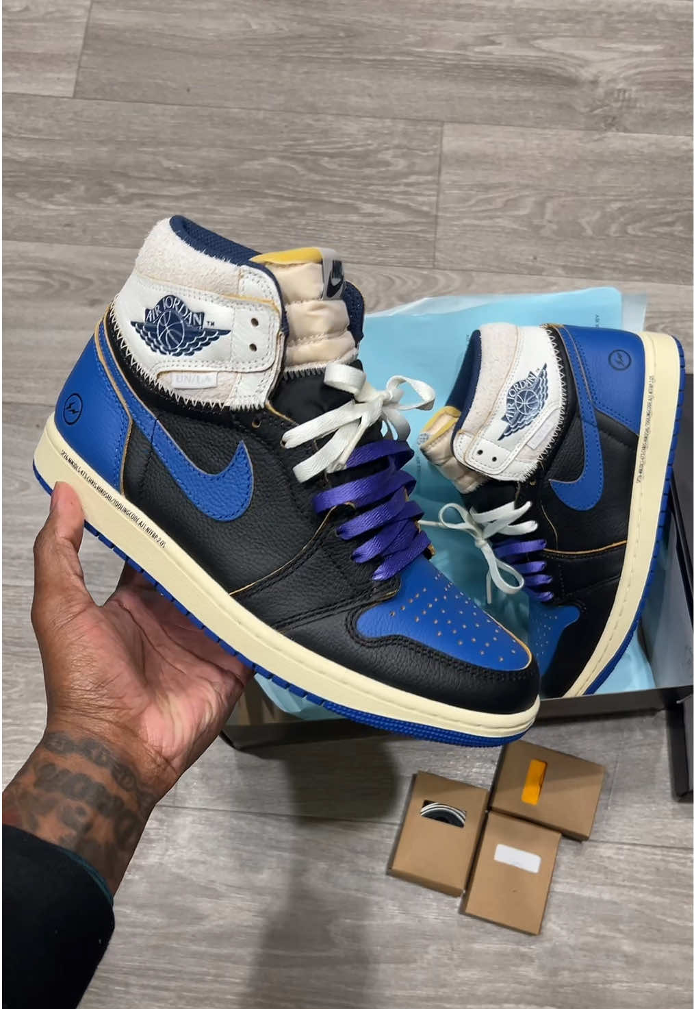 @Mr NEVER Wear The Same Shoes