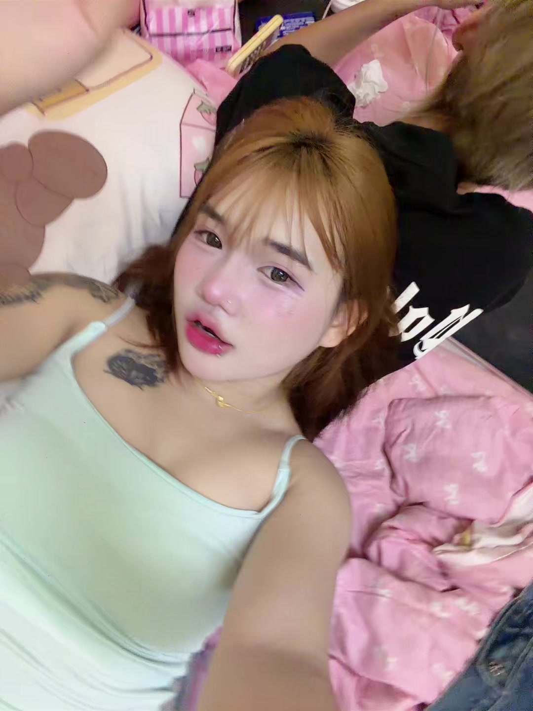 @🐽