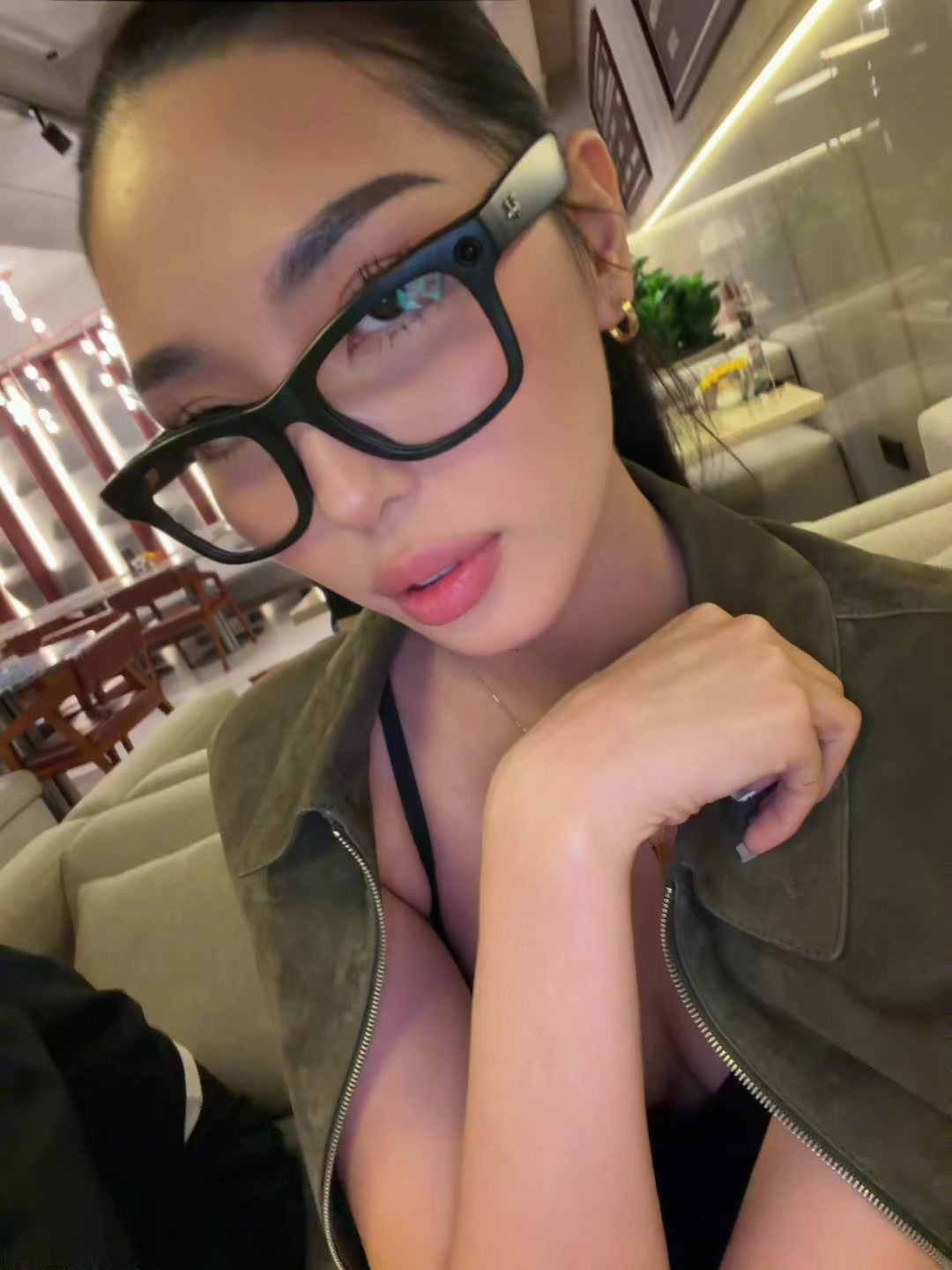 @Itsmedina