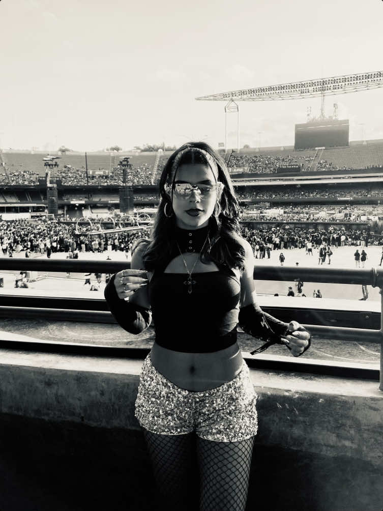 @laura メ𝟶