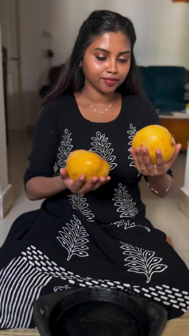 @Elakkiyaa