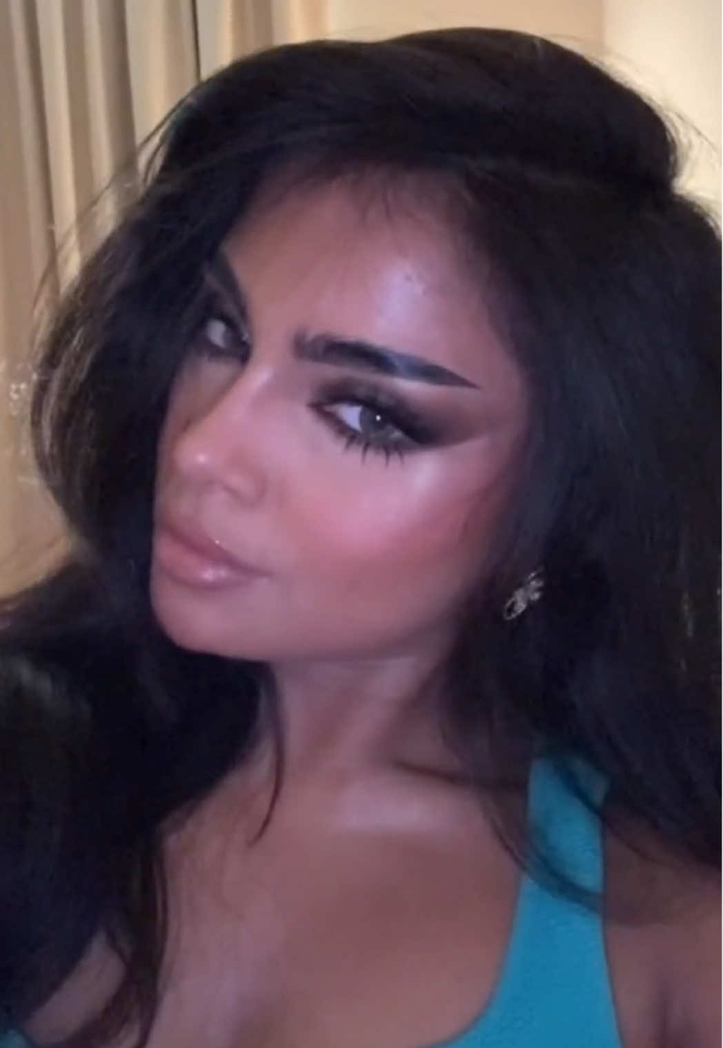@bella