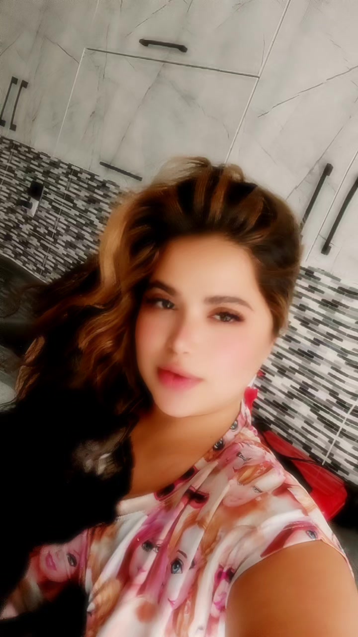 @AysaN
