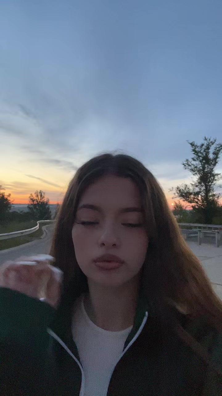 @Искра