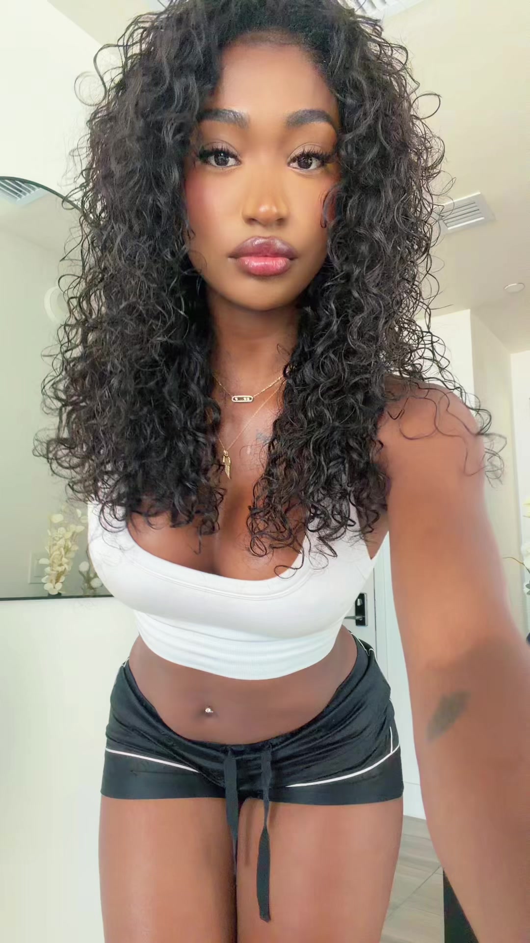 @tavilarai