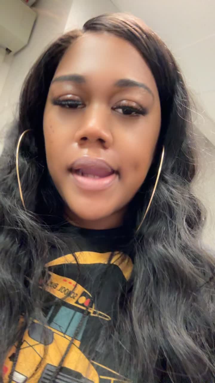 @The_Real_Lo