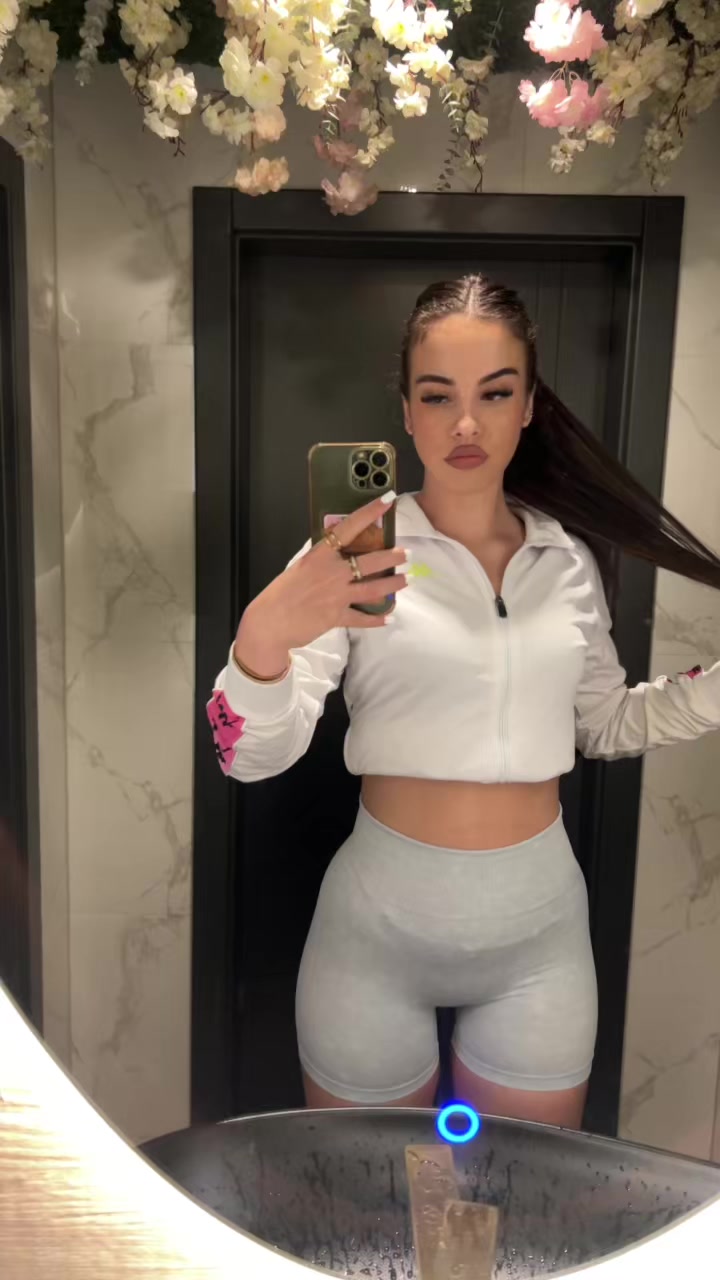 @𝑽𝒂𝒍𝒆💋