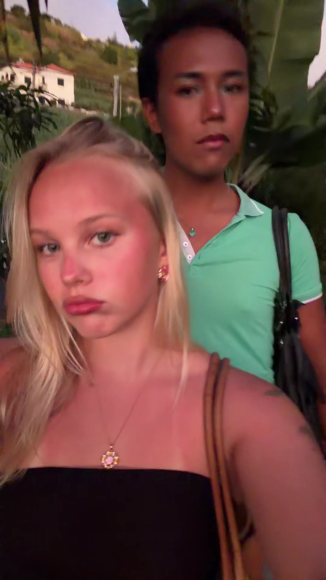 @elisedrinksalmondmilk