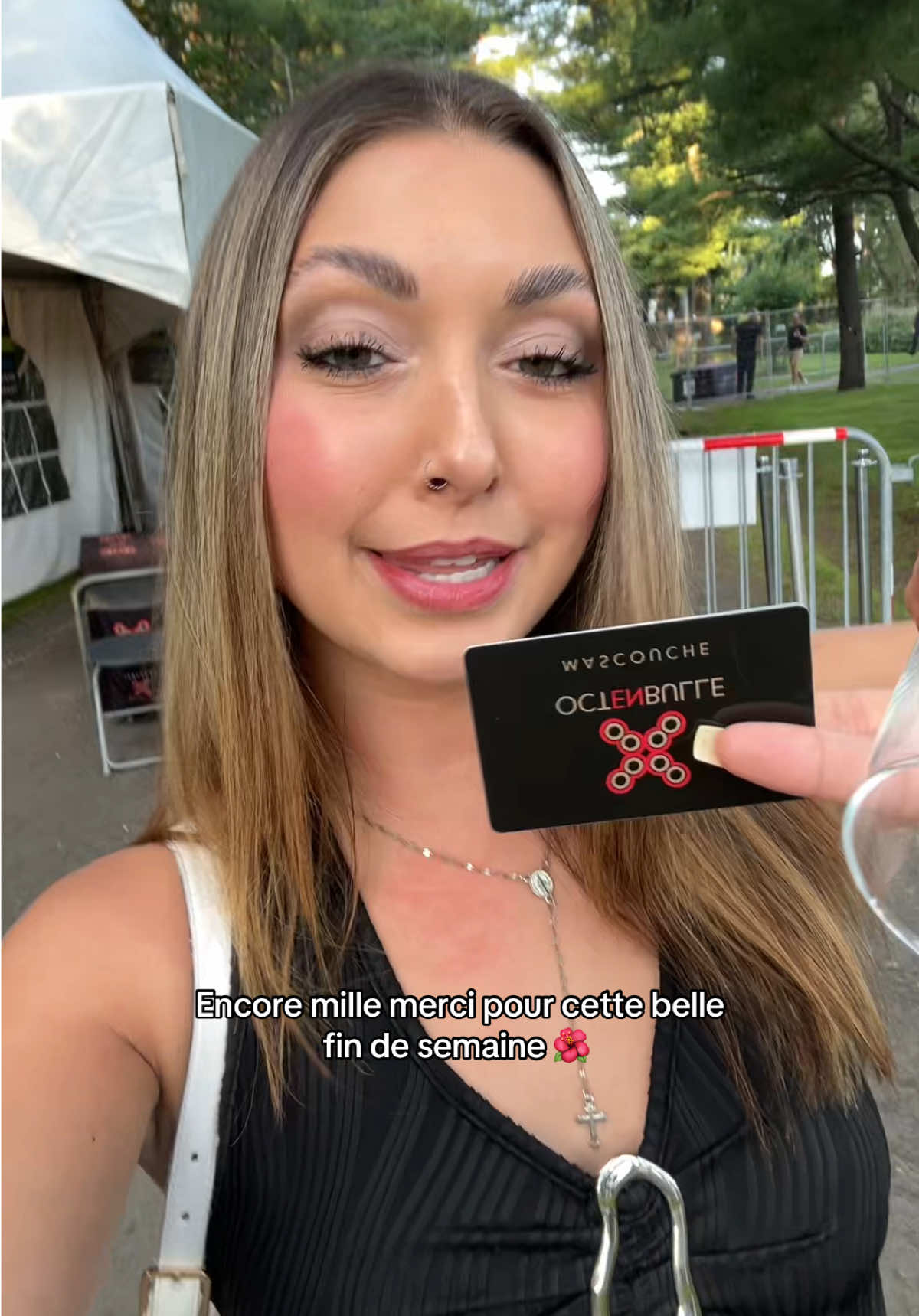 @Laurie Dara&icirc;che