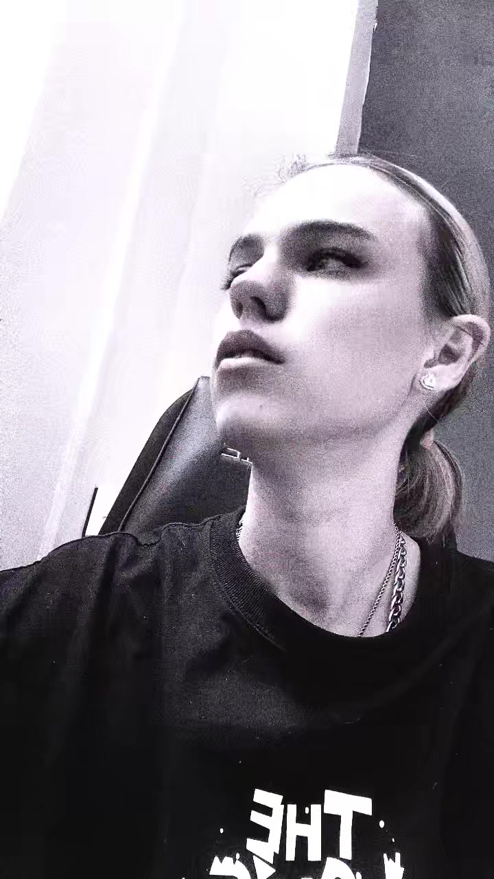 @The_bloody_black_soul