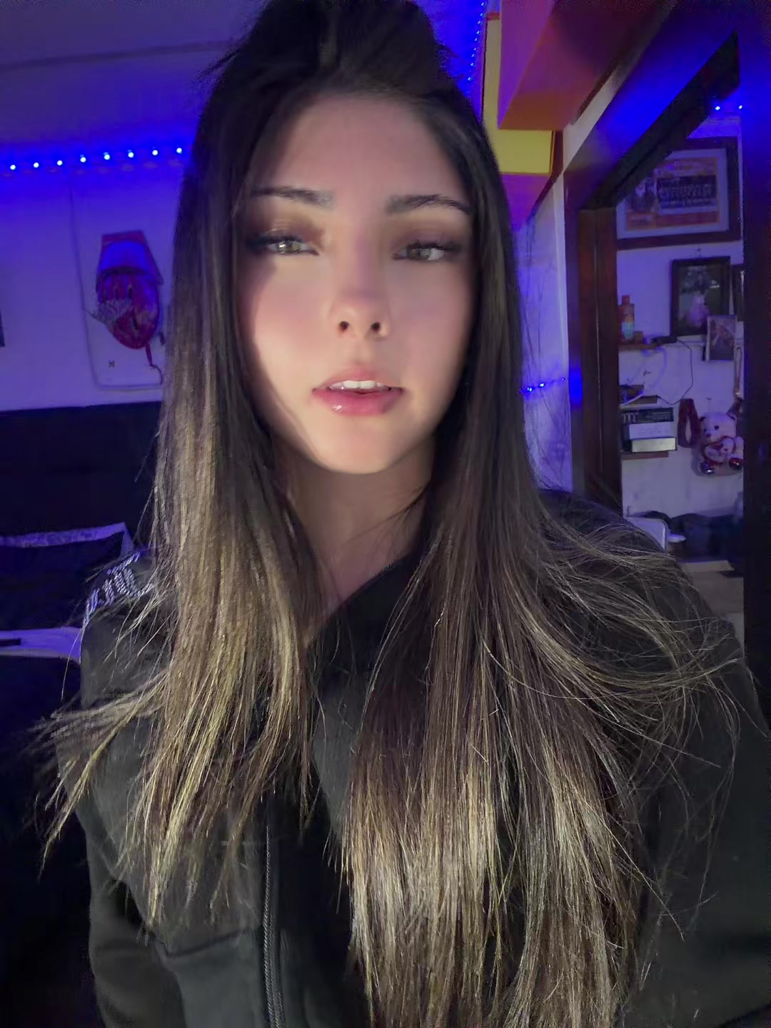 @𝐌𝐚𝐝𝐞𝐬𝐢𝐭𝐚 💗