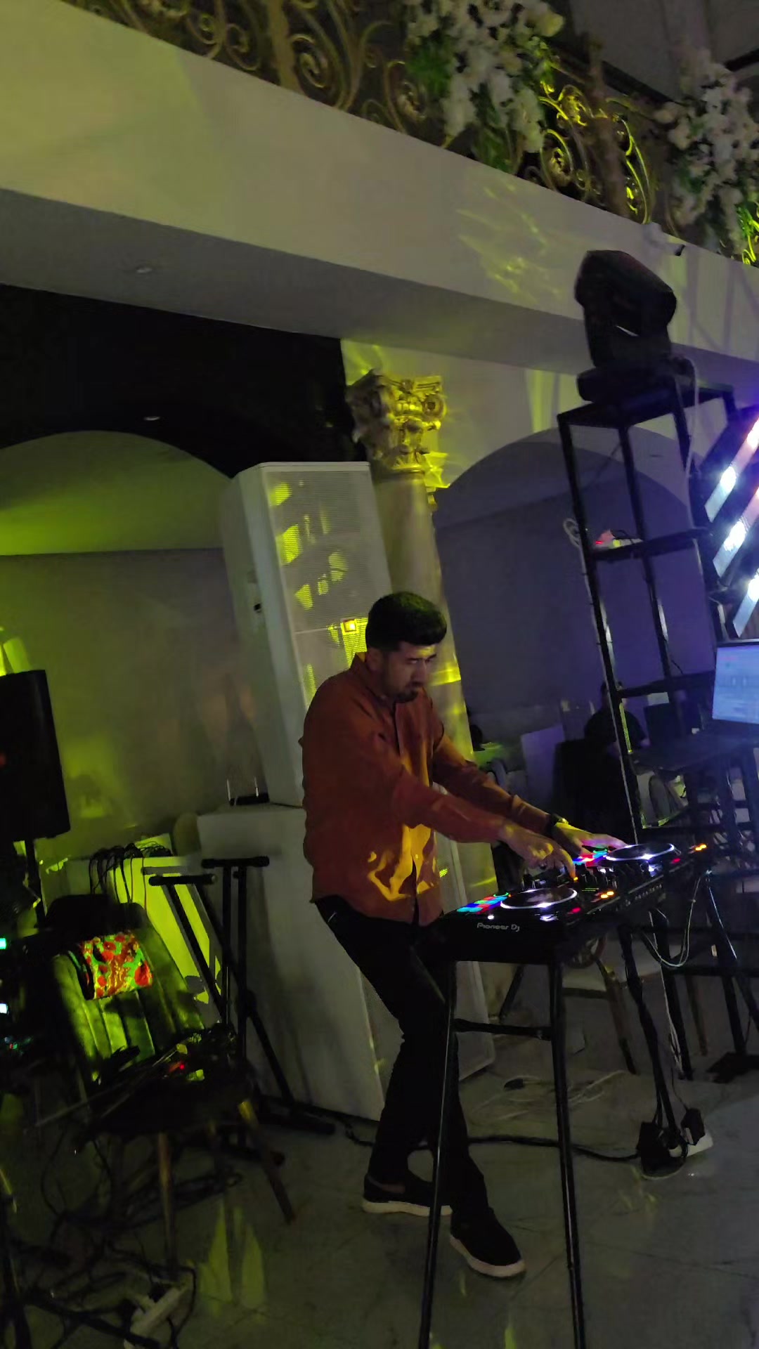 @DJ HeNiX