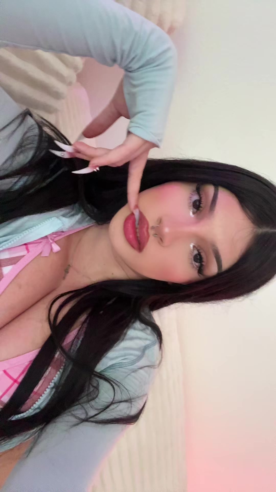 @itskiraswrld