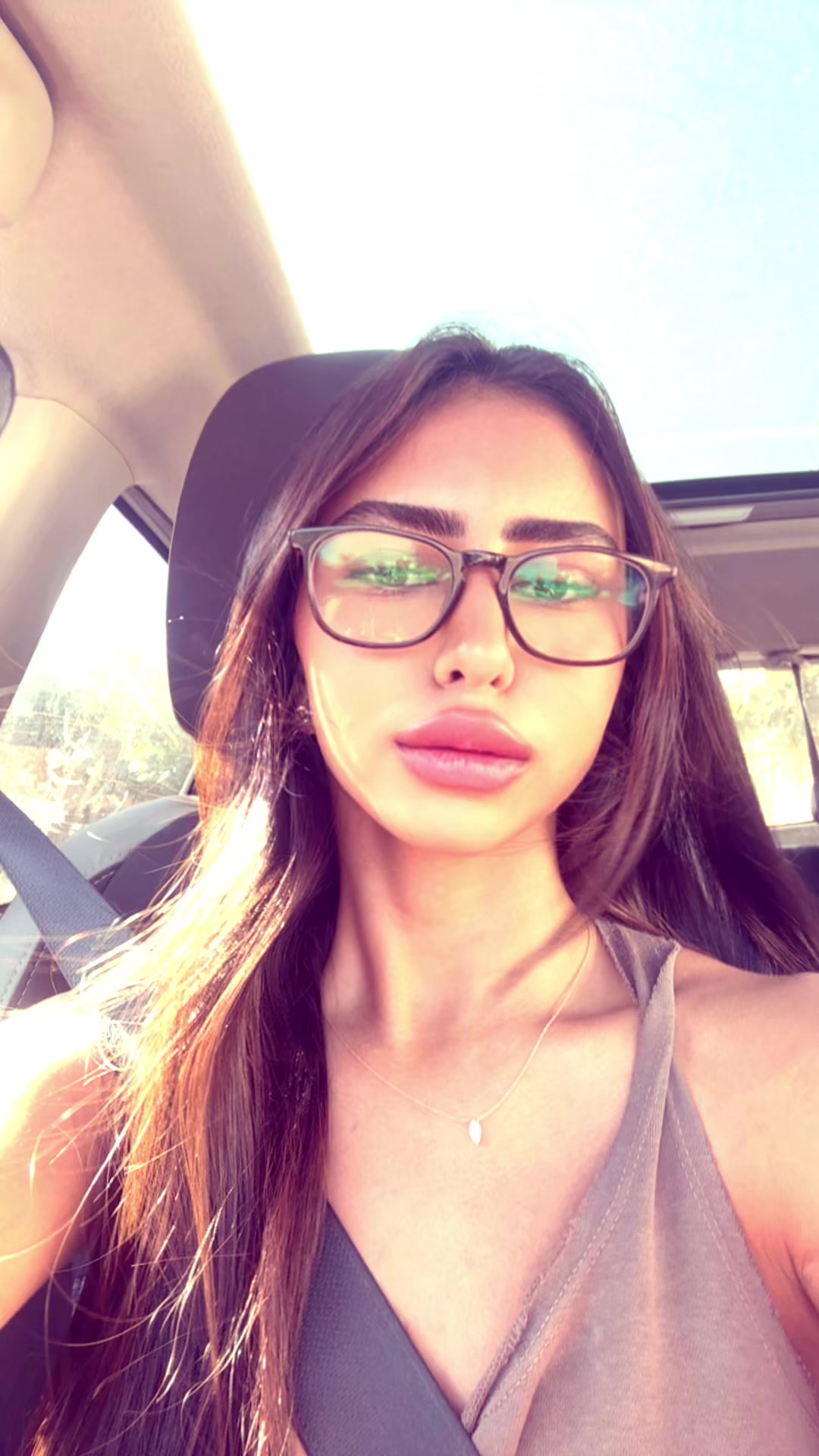@אביב מרדכי | מדריכת ציפורניים