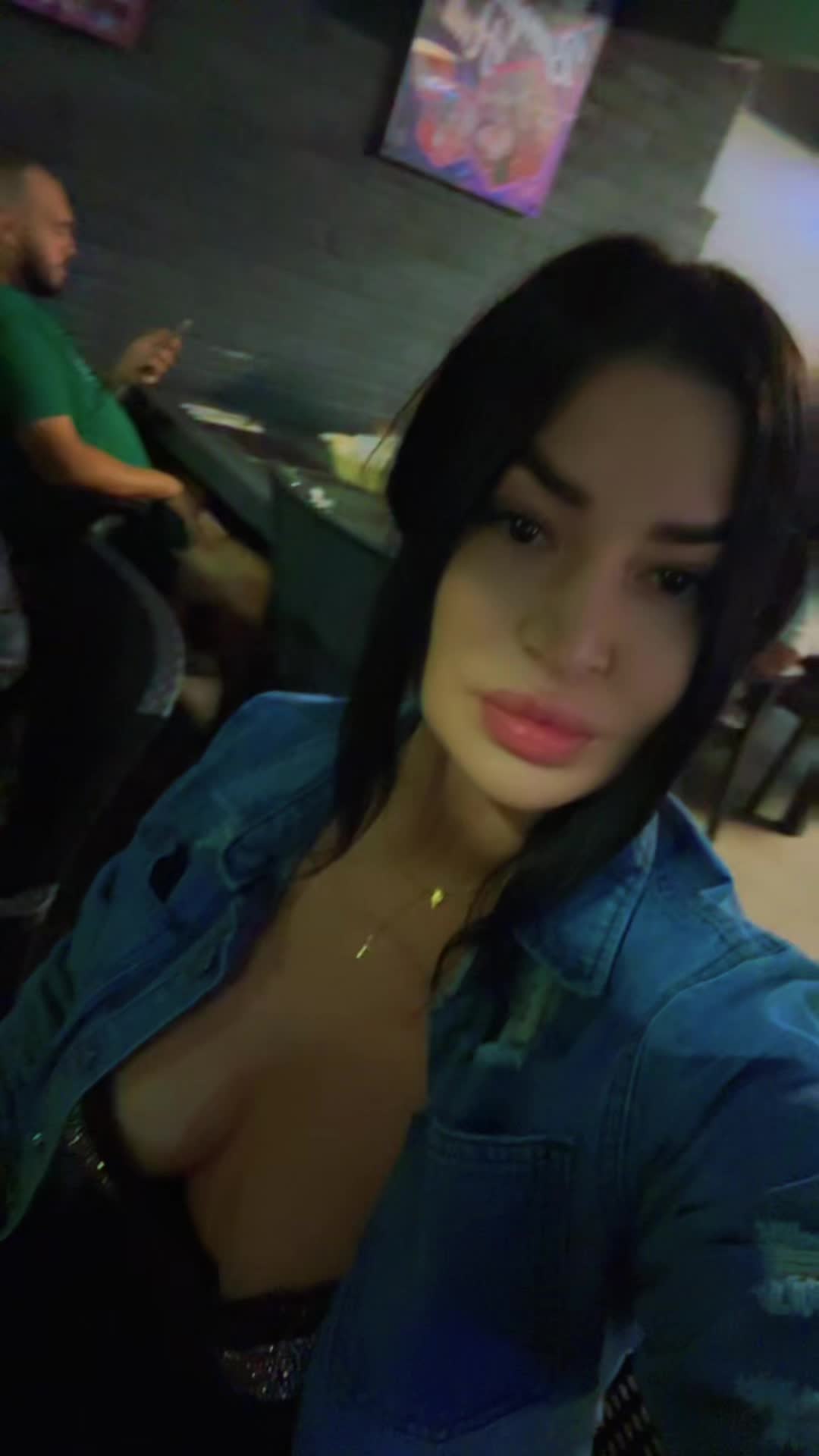 @Adriana Laura727