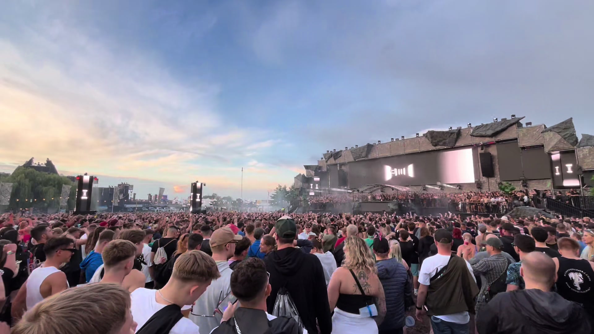 @Elli🤍| Fitness & Festivals