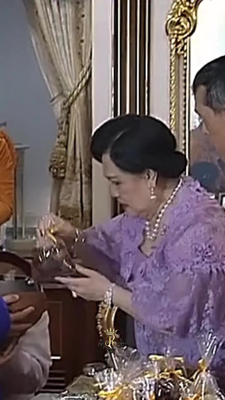 @𝑹𝒐𝒚𝒂𝒍 𝑶𝒇𝒇𝒄𝒊𝒂𝒍 ⚜️