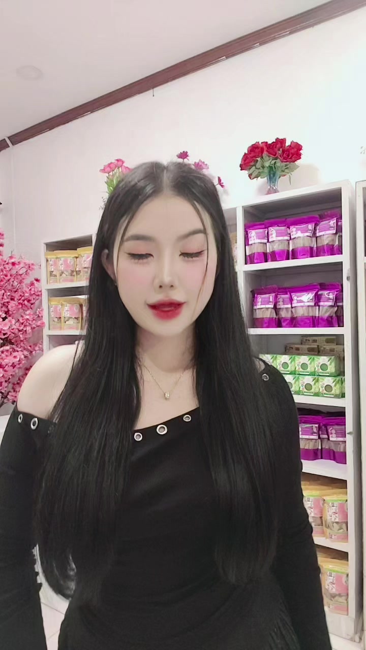@nkauj see xyooj