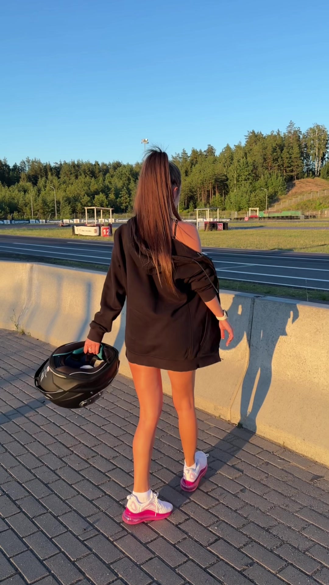 @Девочка с картинки