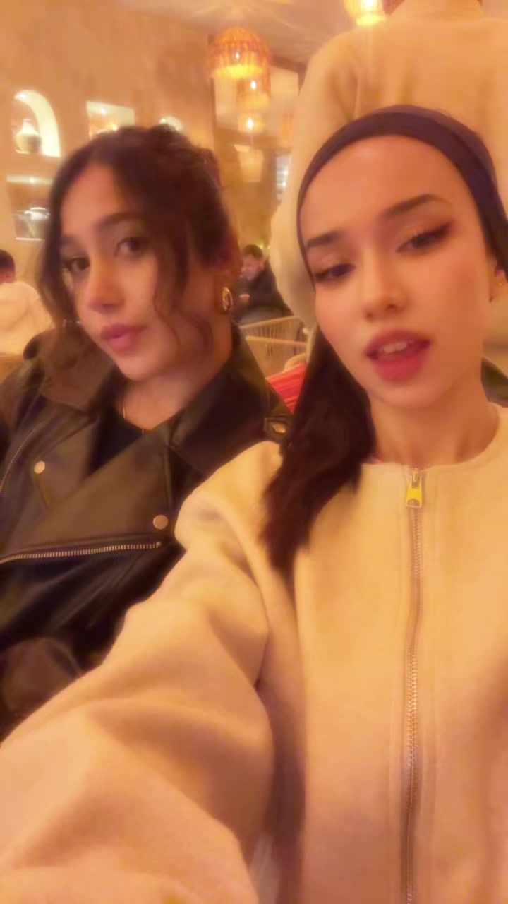 @Zeyzey