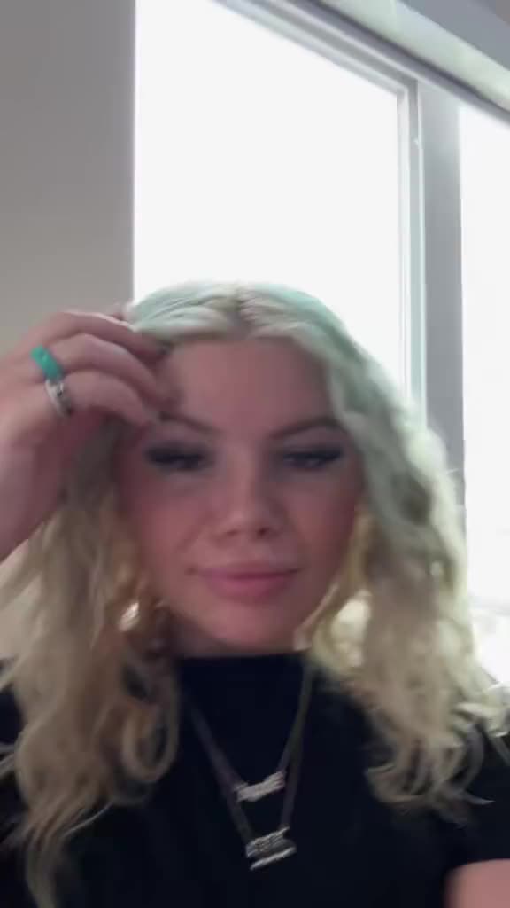 @Angel 🦋
