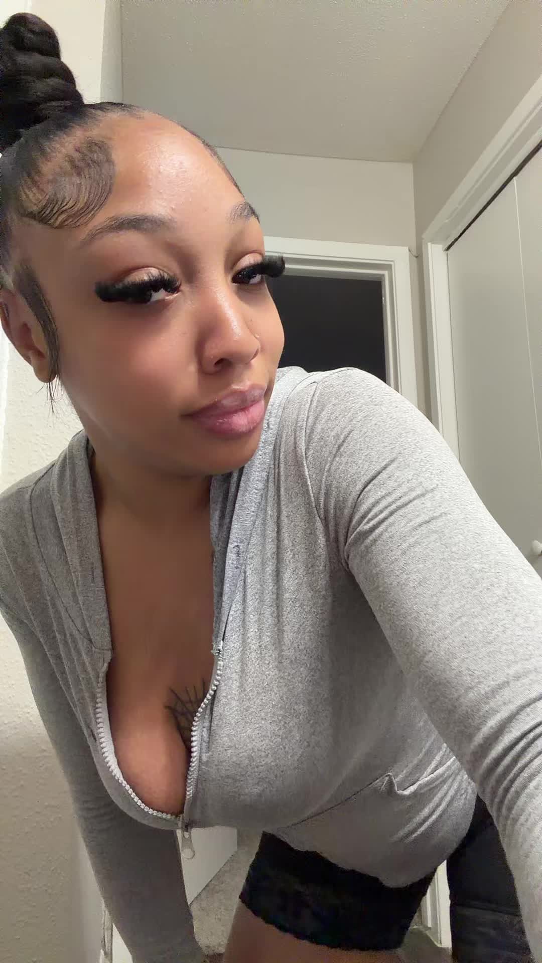 @Laaychontaa