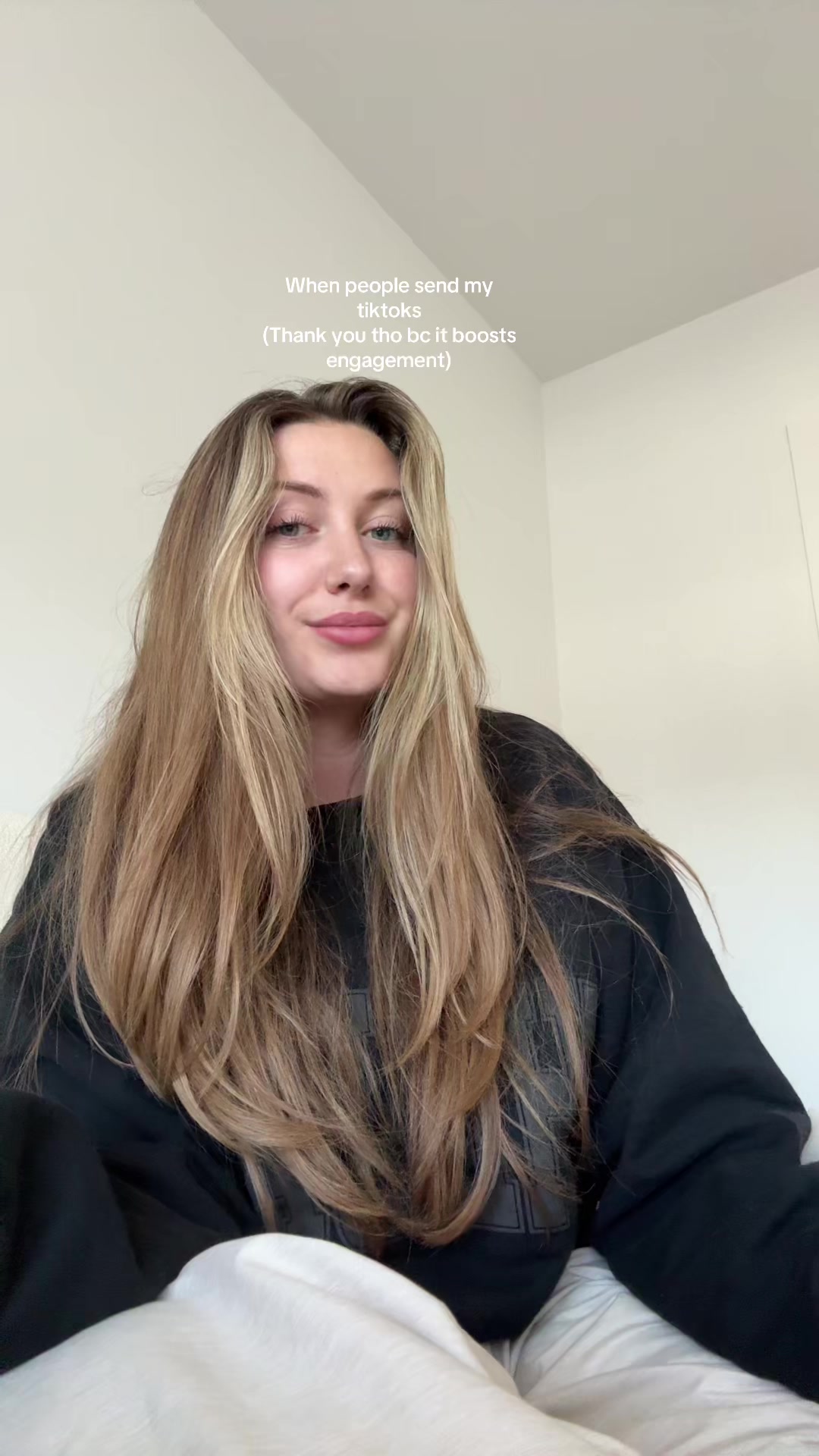 @_sydneymorann