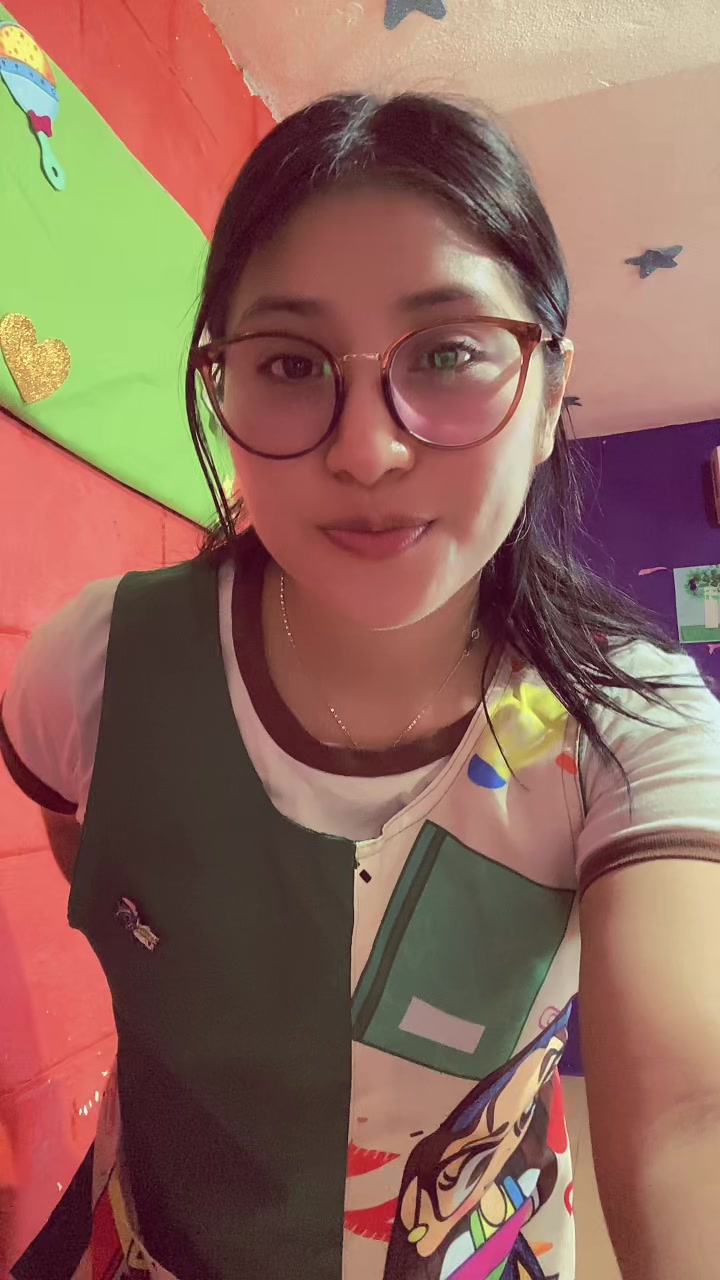 @👩🏫Miss Fresita🍓✨👣👧