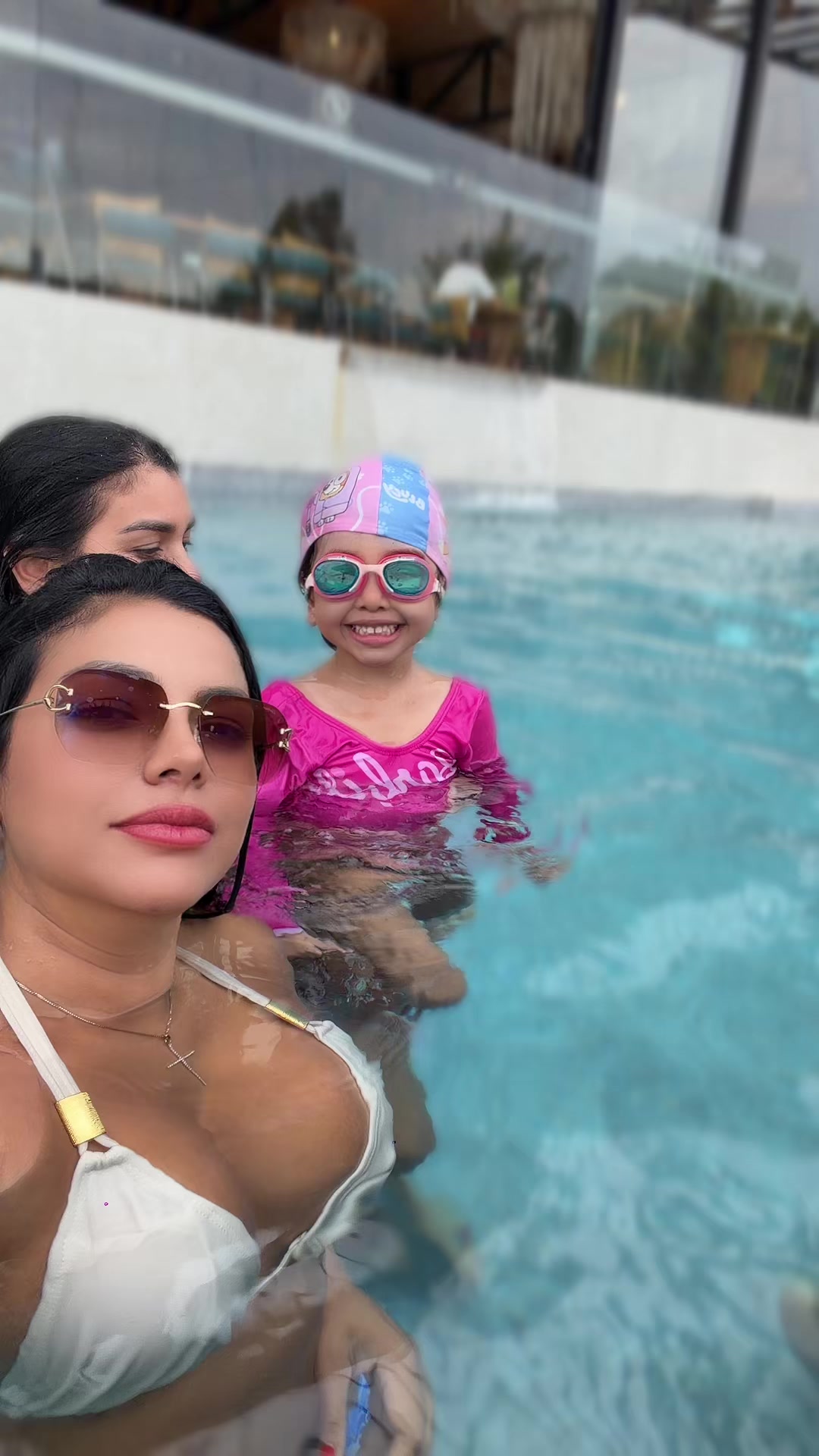 @adrihurtadob