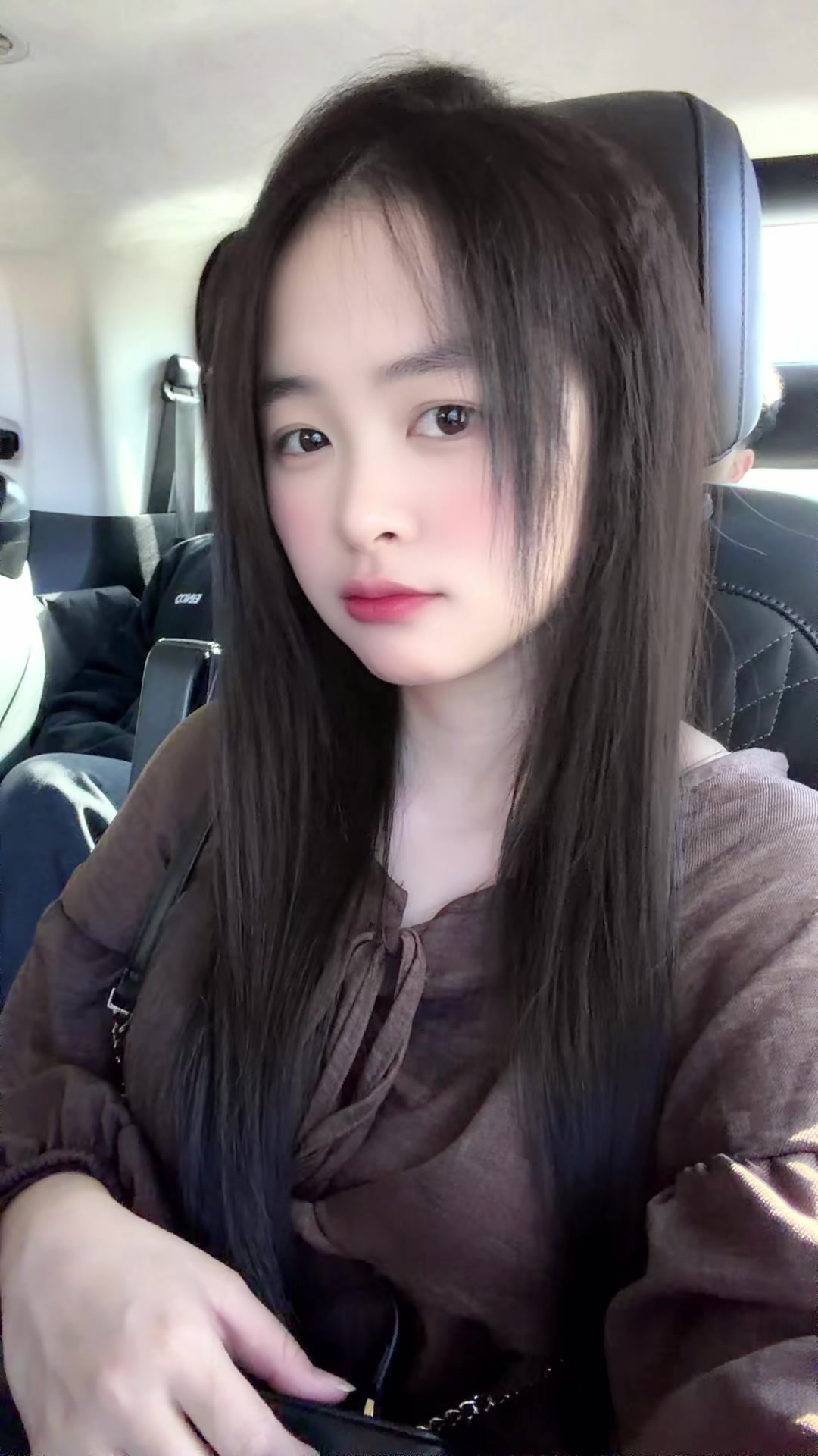 @Tuyết Trinh Ი𐑼 ☃︎