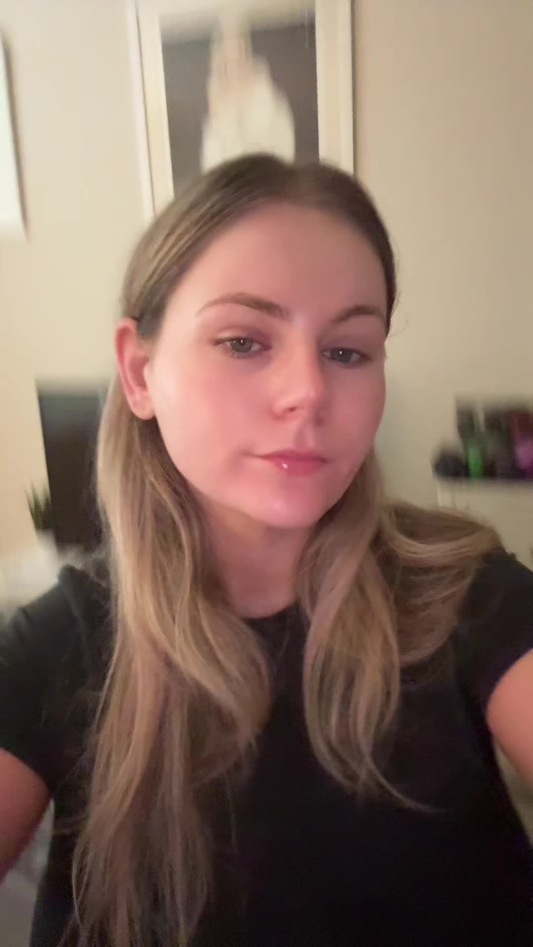 @EmspensiveEmily