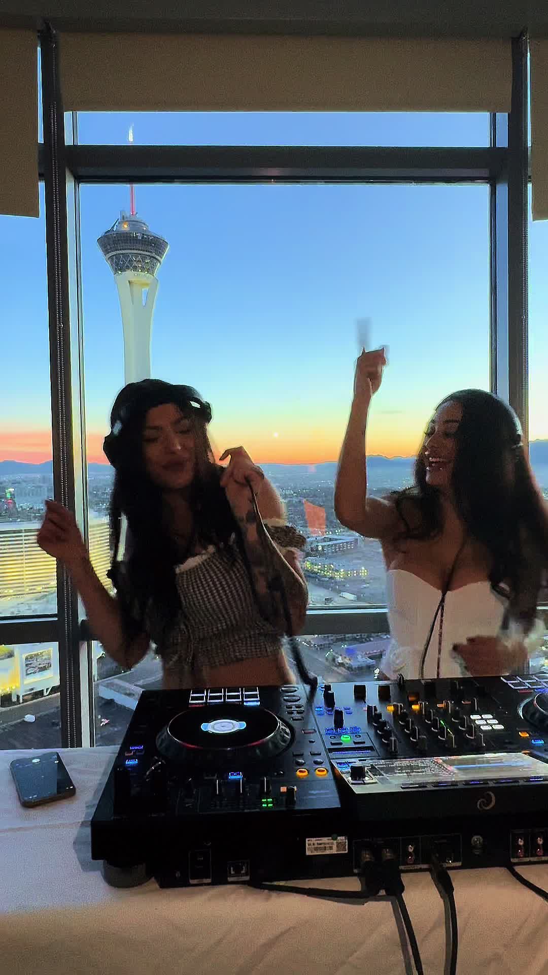@ALLUMĪNATĪ | VEGAS DJ