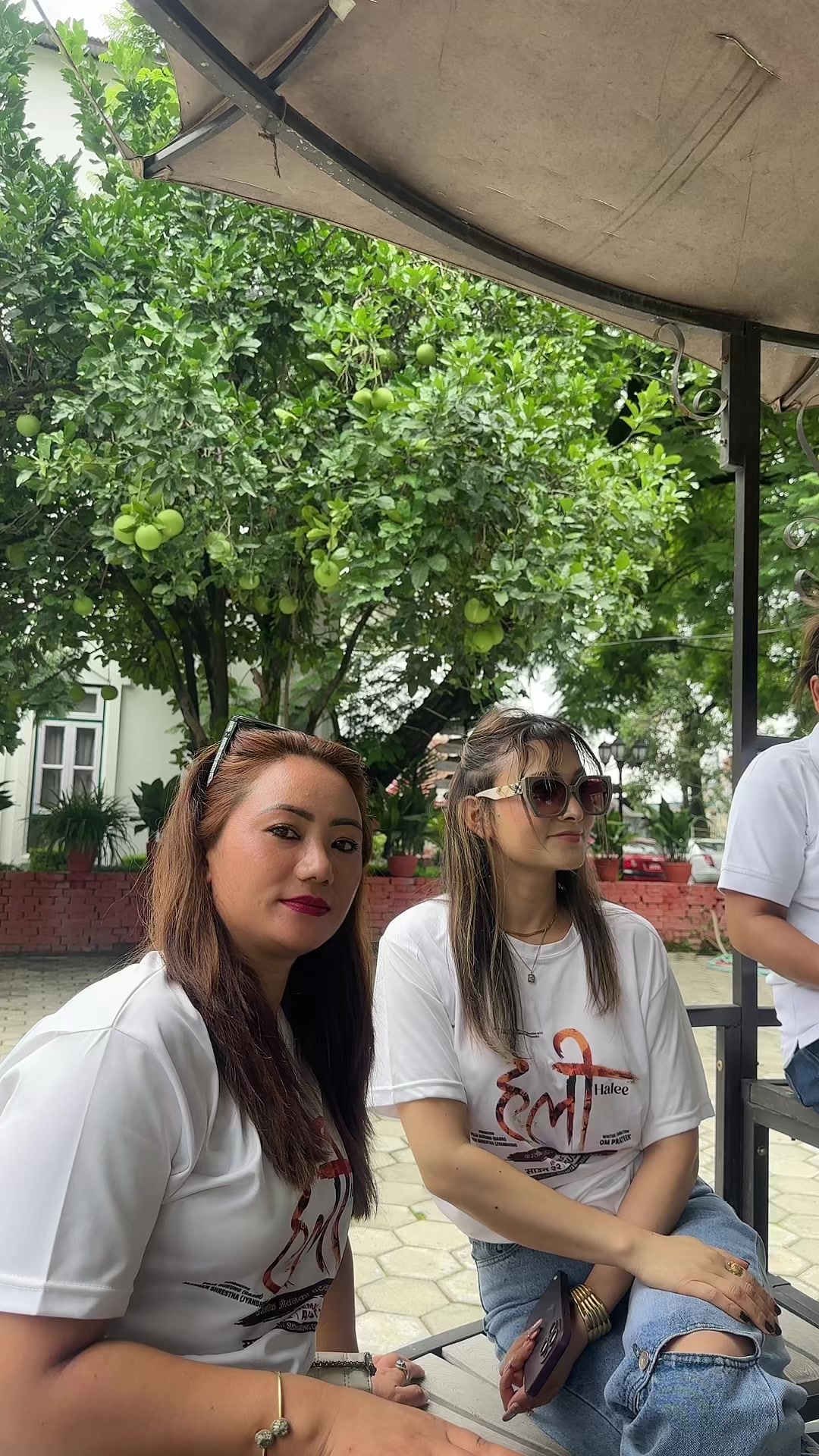 @Hira Maya Waiba