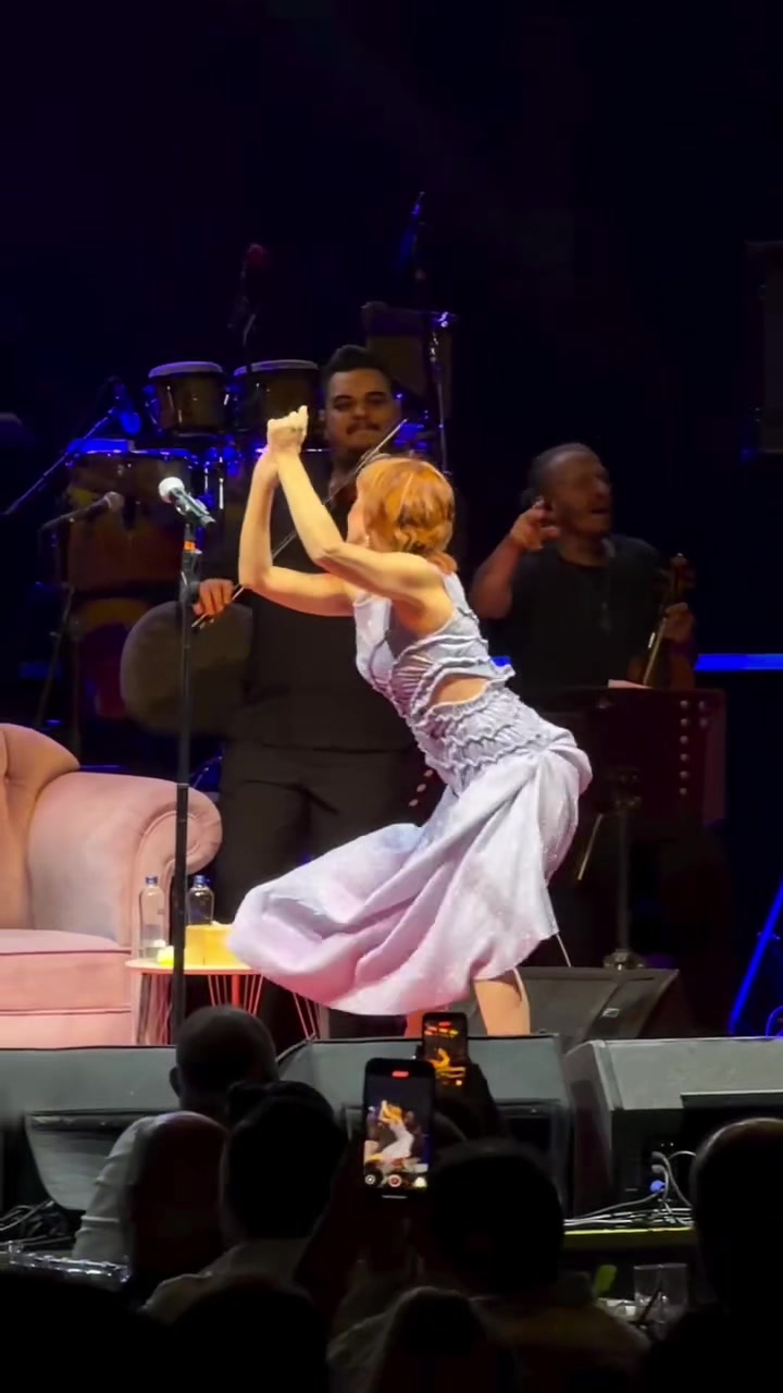 @Yıldız Tilbe