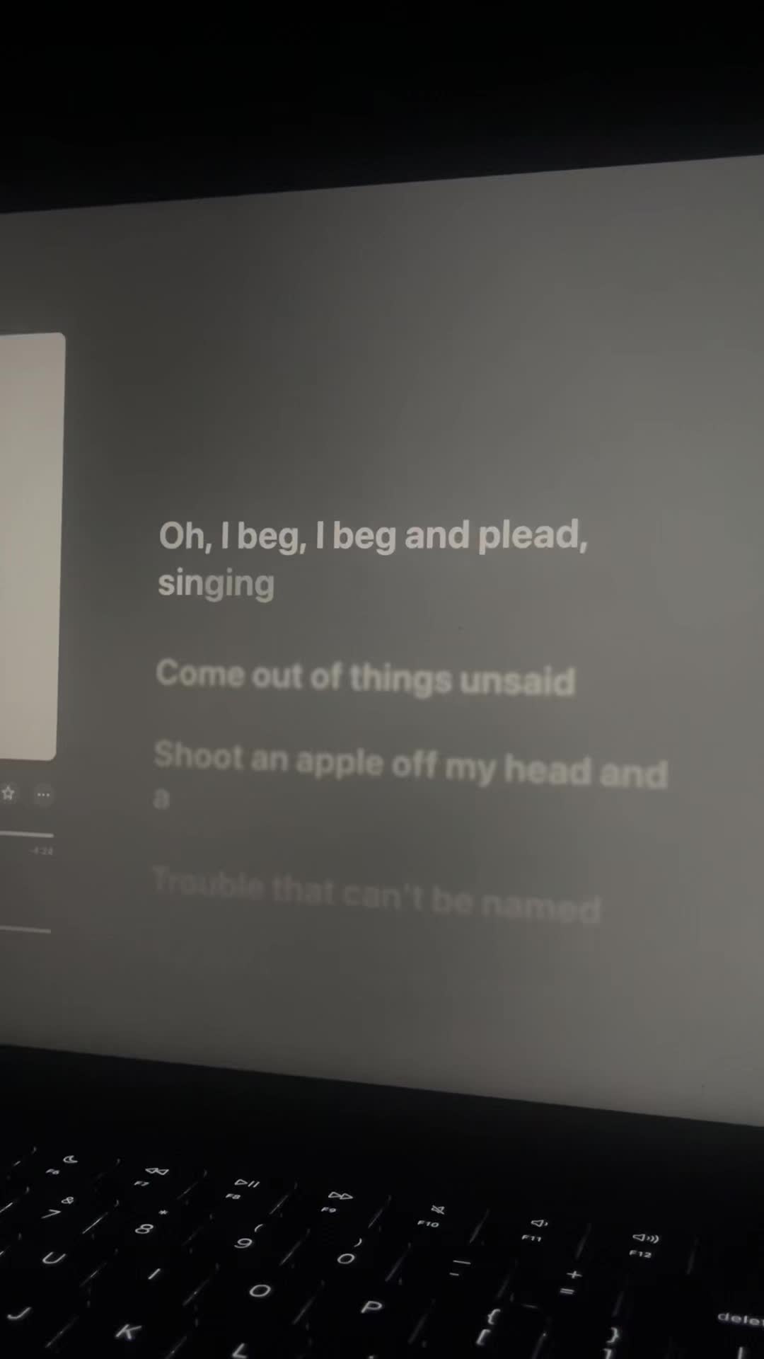 @🎧