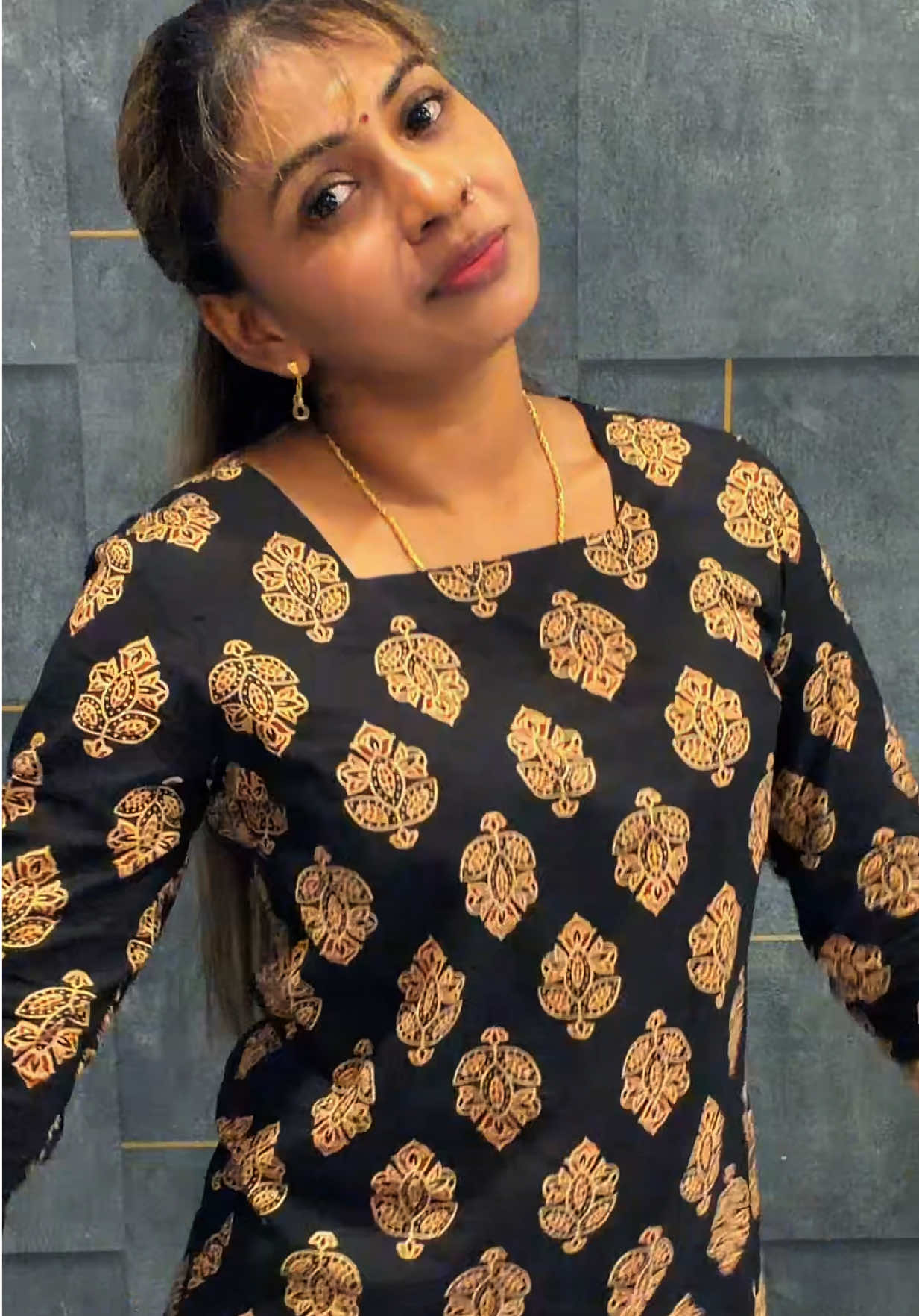 @அவள்🐣