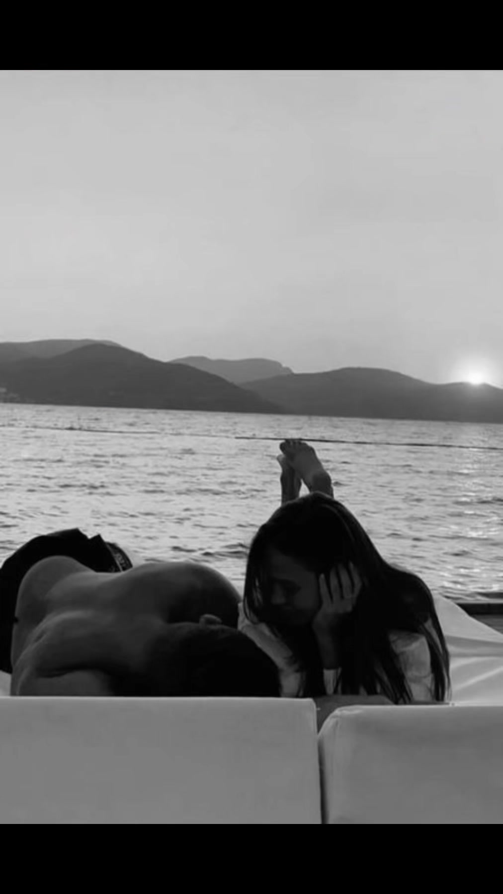 @𝒮