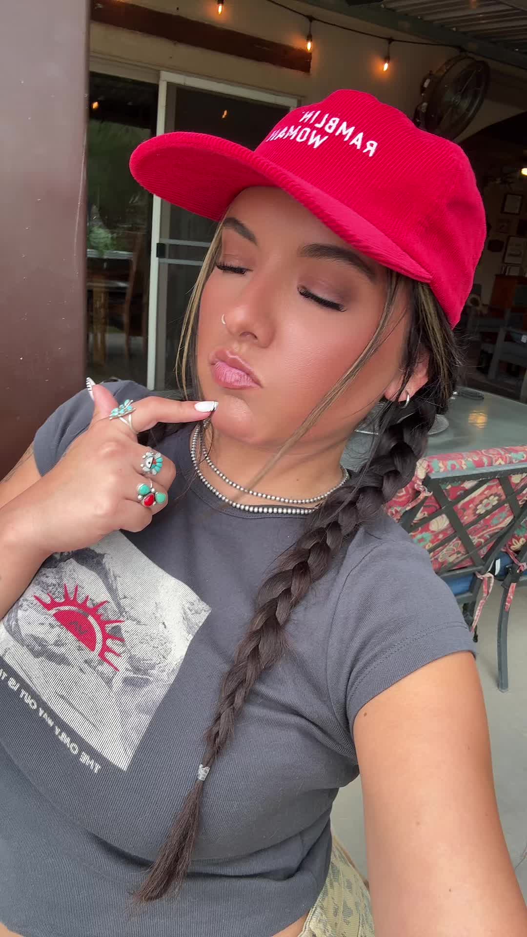 @pikivids_