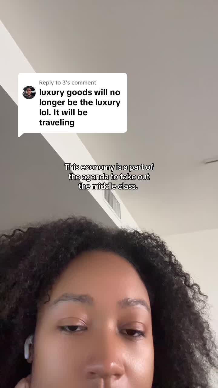 @MichaelaTalks_
