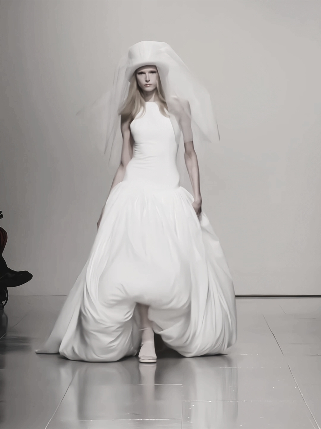 @runwaymoodell