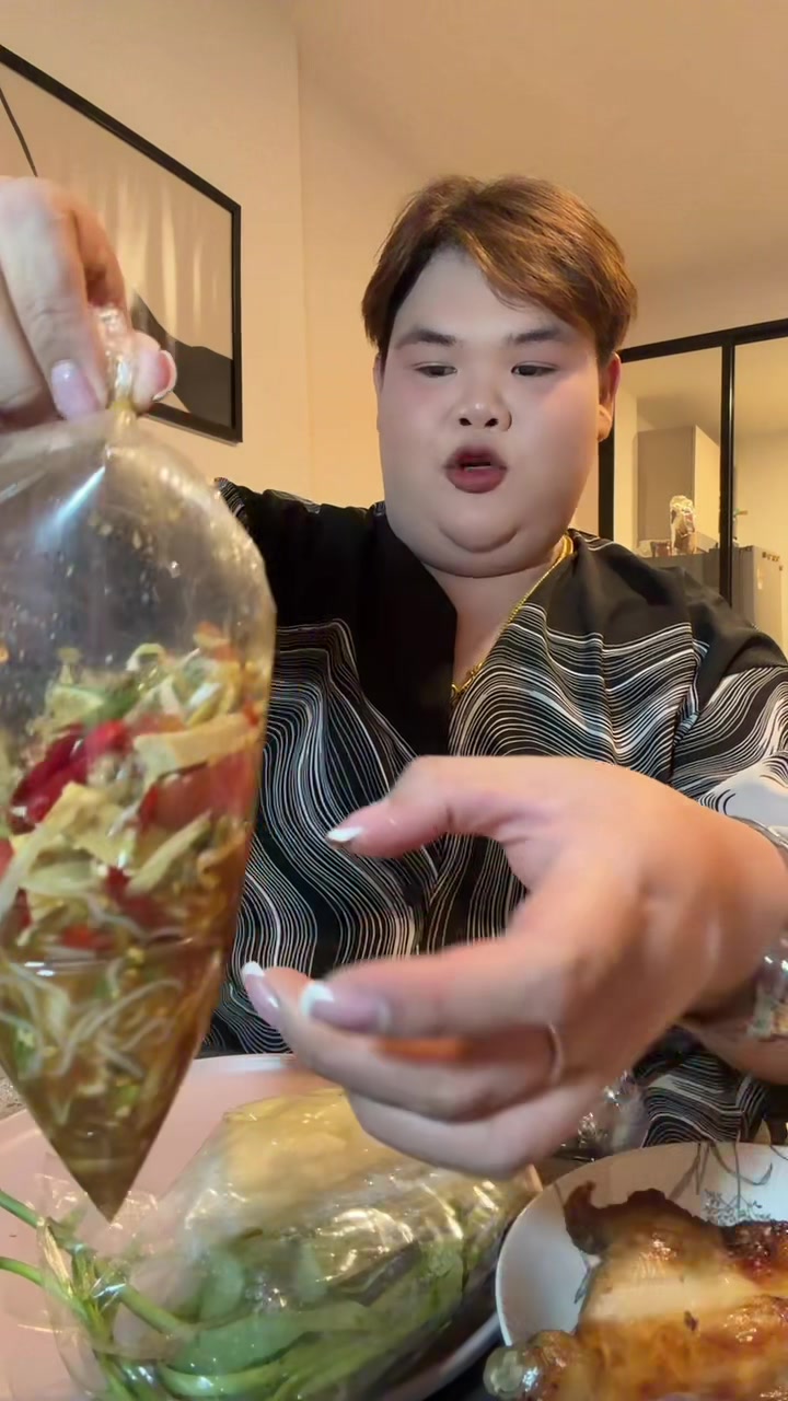 @แม่ผู้ใหญ่(ฉันบ่แม่นทอม)