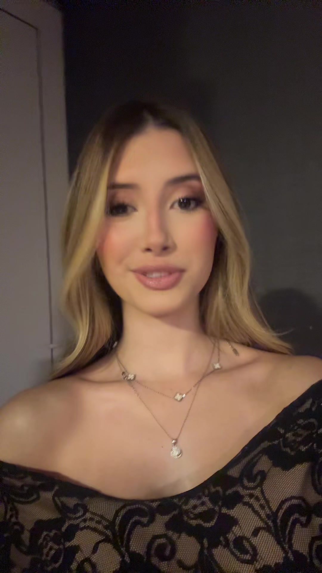 @laura